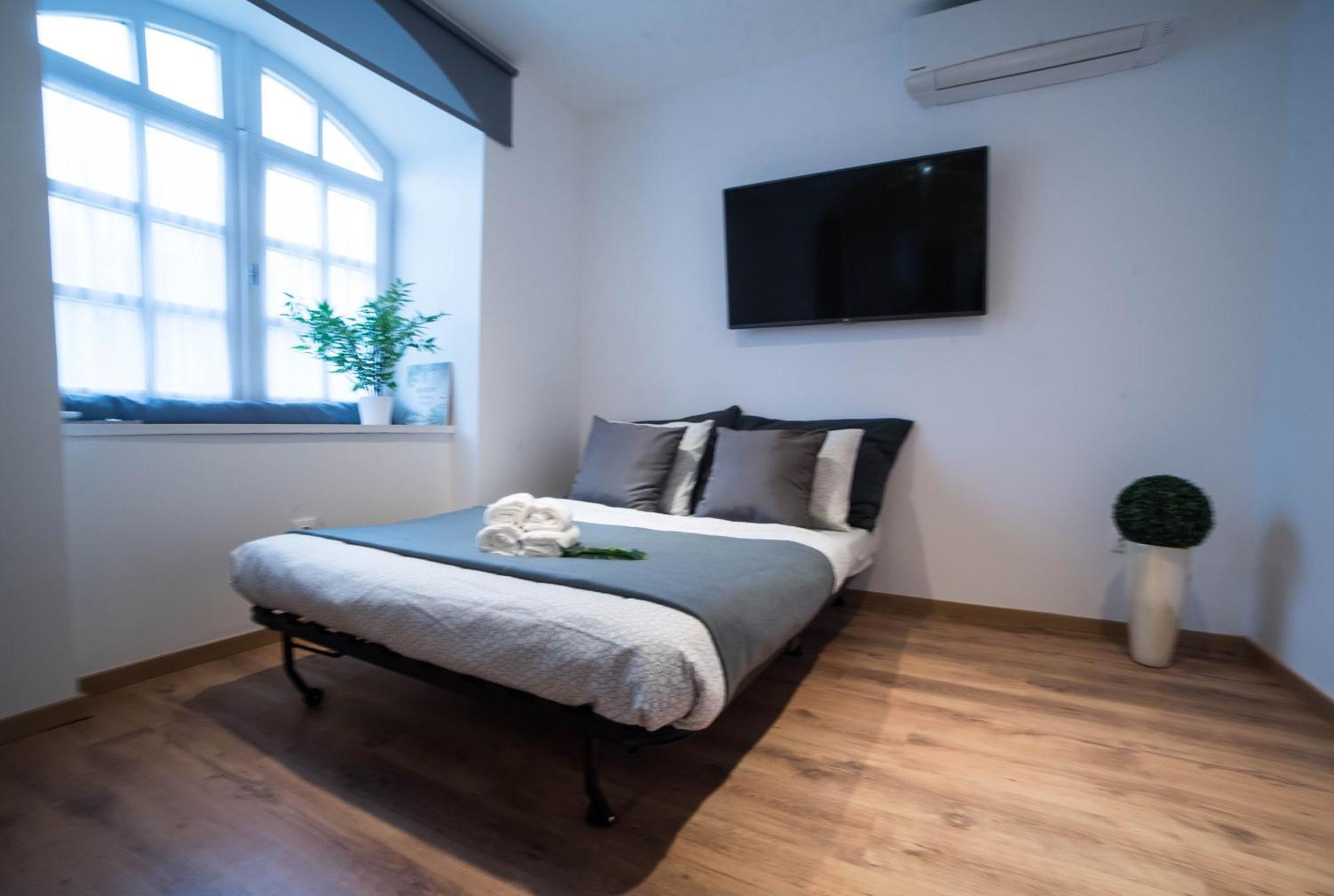 Pintes 38 Apartment Dunaujvaros Ngoại thất bức ảnh