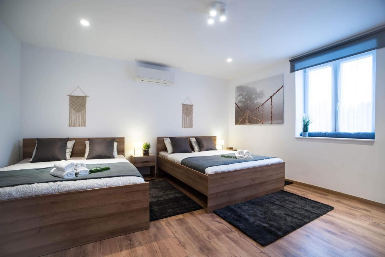 Pintes 38 Apartment Dunaujvaros Ngoại thất bức ảnh
