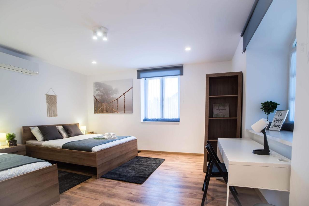 Pintes 38 Apartment Dunaujvaros Ngoại thất bức ảnh